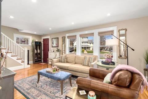 70 Spring St, Wakefield, MA 01880 photo 2
