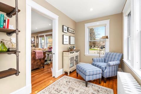 70 Spring St, Wakefield, MA 01880 photo 4