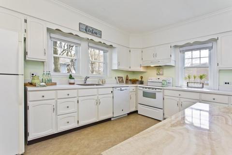 22 Elliott St, Reading, MA 01867 photo 11