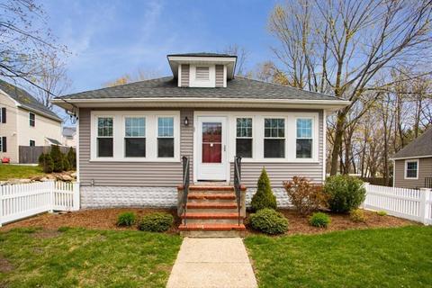 22 Elliott St, Reading, MA 01867 photo 2