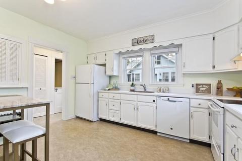 22 Elliott St, Reading, MA 01867 photo 9