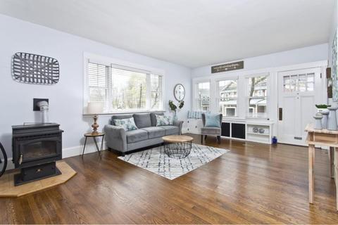 22 Elliott St, Reading, MA 01867 photo 6