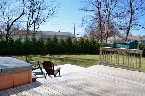 306 Bostwick Ln, Chicopee, MA 01020 photo 3
