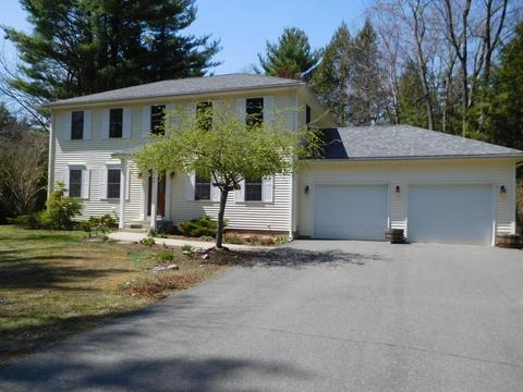 40 Carillon Cir, Easthampton, MA 01027 photo 3