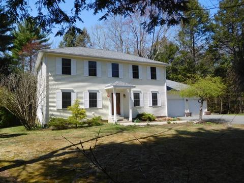 40 Carillon Cir, Easthampton, MA 01027 photo 4