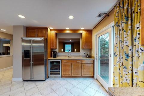 82 Walnut St, Walpole, MA 02081 photo 3