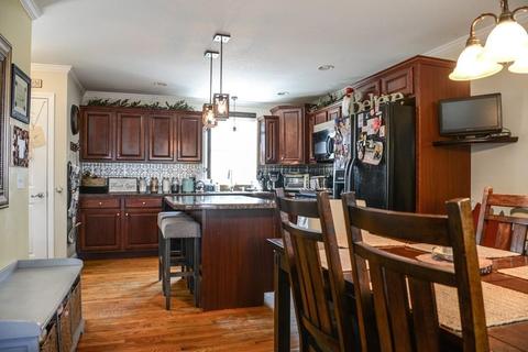 76 Russell St, Springfield, MA 01104 photo 9