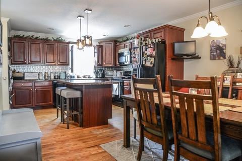 76 Russell St, Springfield, MA 01104 photo 8