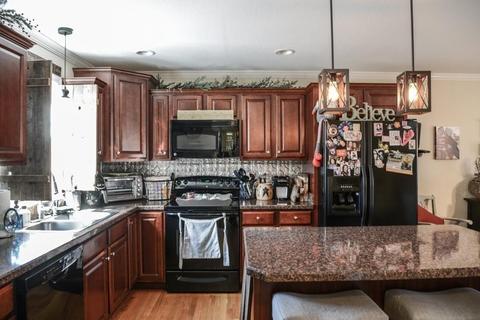 76 Russell St, Springfield, MA 01104 photo 11