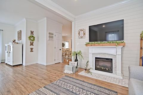 199 Smith St, Fall River, MA 02721 photo 1