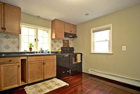 31 Tower St, Webster, MA 01570 photo 5