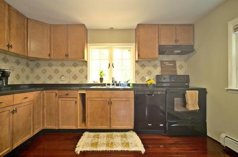 31 Tower St, Webster, MA 01570 photo 4