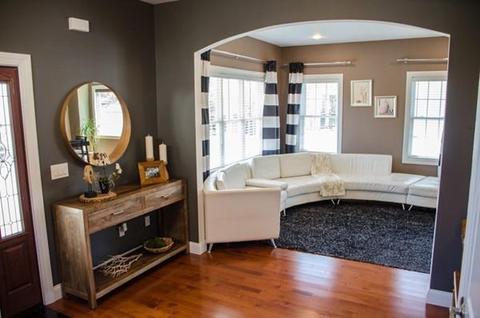 25 Quartus St, Chicopee, MA 01013 photo 3