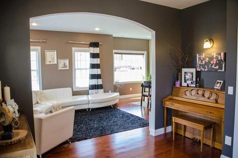 25 Quartus St, Chicopee, MA 01013 photo 4