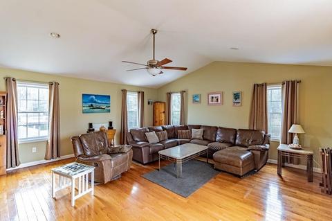 60 Eagle Dr, Dudley, MA 01571 photo 7