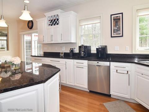 16 Comstock Way, Walpole, MA 02071 photo 9