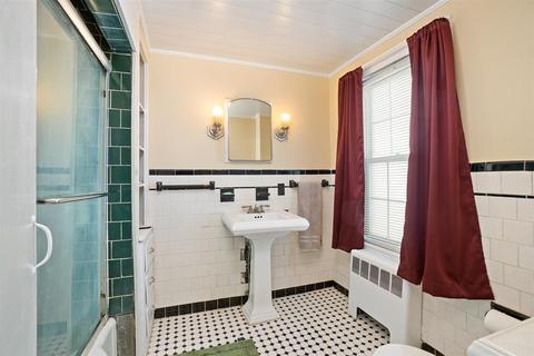 19 5th Ave, Webster, MA 01570 photo 17