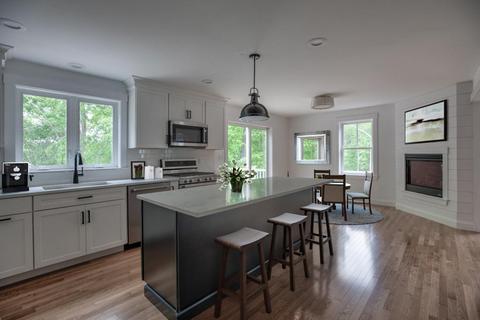 75 Forest St, Middleton, MA 01949 photo 2