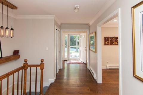 17 Pond St, Dover, MA 02030 photo 2