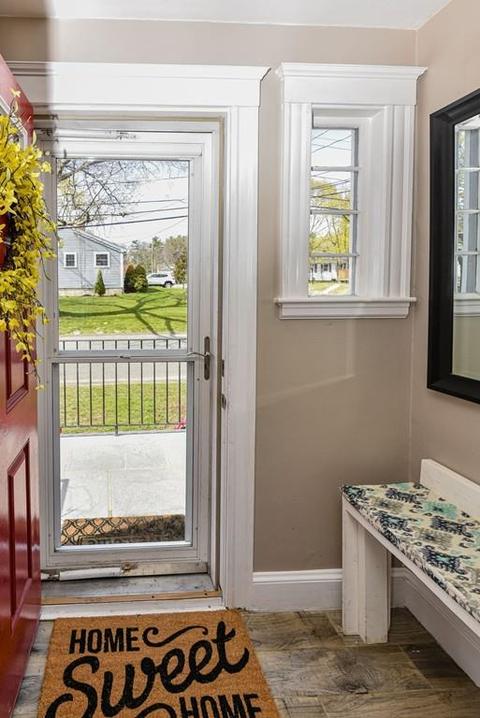 22 Winfield St, Dedham, MA 02026 photo 4