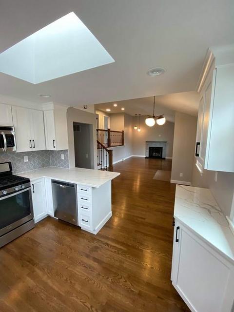 35 Shadow Dr, Lowell, MA 01854 photo 2