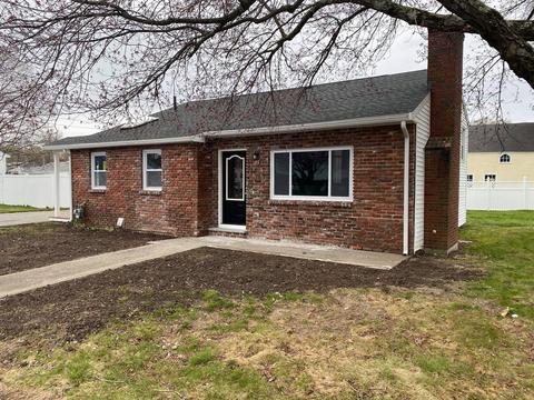 35 Shadow Dr, Lowell, MA 01854 photo 1