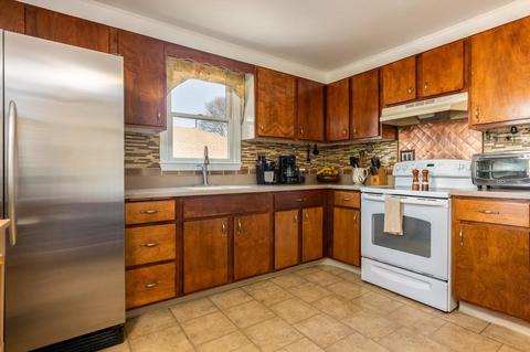 23 Rowell Ave, Beverly, MA 01915 photo 8