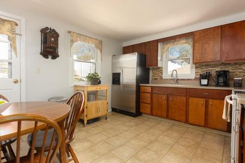 23 Rowell Ave, Beverly, MA 01915 photo 9