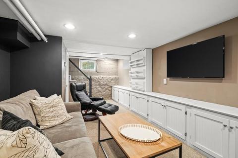 61 Vine St, Reading, MA 01867 photo 33
