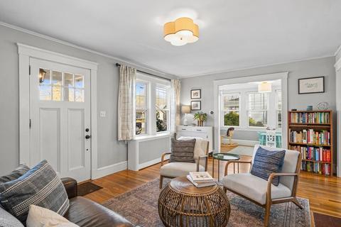 61 Vine St, Reading, MA 01867 photo 5