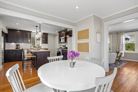 61 Vine St, Reading, MA 01867 photo 14