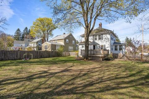 61 Vine St, Reading, MA 01867 photo 2