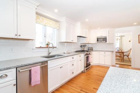 12 Pine Plain Rd, Wellesley, MA 02481 photo 4