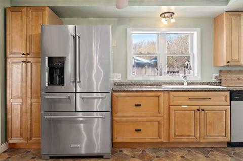 5 Sycamore St, Danvers, MA 01923 photo 14