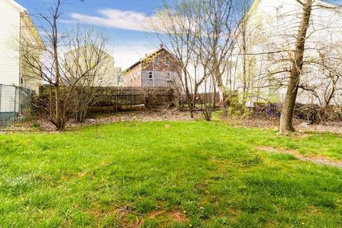 94 Seabury St, Fall River, MA 02720 photo 6