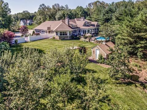 15 Old Tavern Ln, Sutton, MA 01590 photo 2