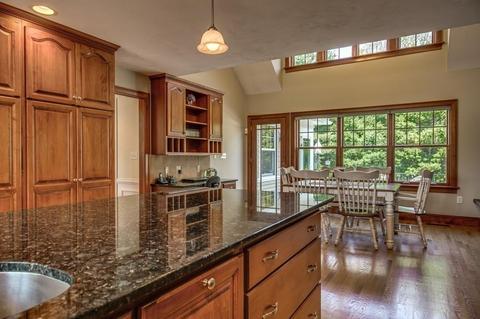 15 Old Tavern Ln, Sutton, MA 01590 photo 10