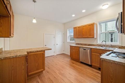330 E Main St, Chicopee, MA 01020 photo 4
