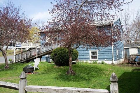 19 Burroughs St, Danvers, MA 01923 photo 2