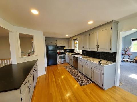 18 Delaware Ave, Danvers, MA 01923 photo 4