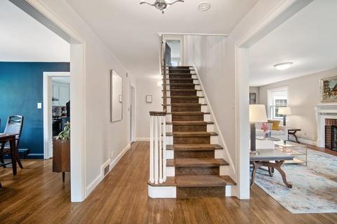 849 Dickinson St, Springfield, MA 01108 photo 2