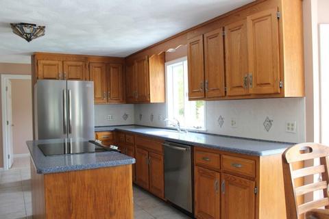 63 Grafton Rd, Upton, MA 01568 photo 4