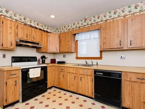 31 Arrowhead Ln, Dedham, MA 02026 photo 6