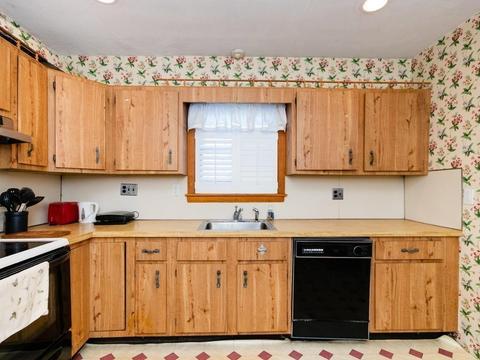 31 Arrowhead Ln, Dedham, MA 02026 photo 5