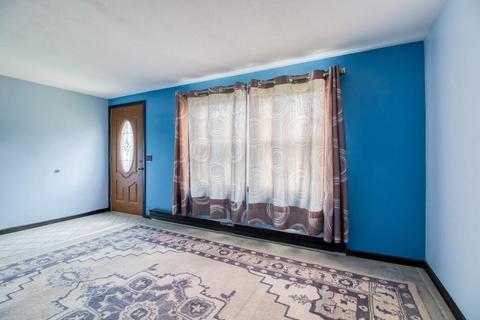 52 Aspen Rd, Springfield, MA 01128 photo 12