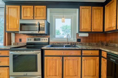 52 Aspen Rd, Springfield, MA 01128 photo 5