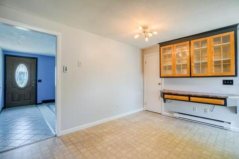 52 Aspen Rd, Springfield, MA 01128 photo 4