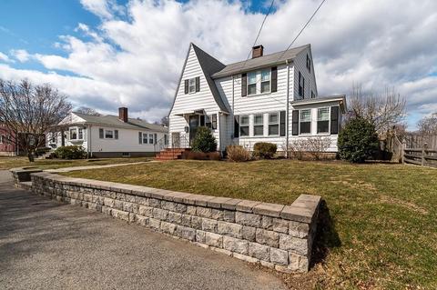 11 Blake St, Beverly, MA 01915 photo 3