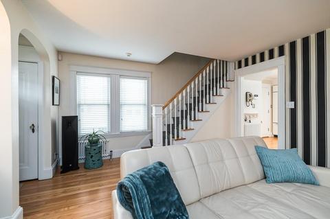 11 Blake St, Beverly, MA 01915 photo 6