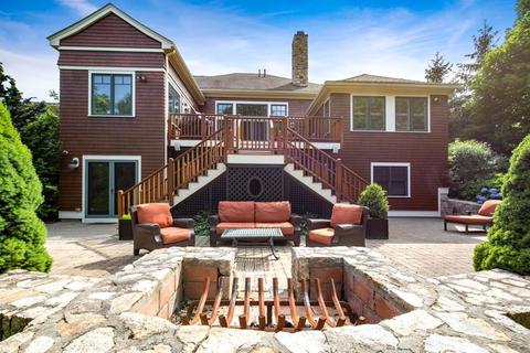 9 Tillinghast Dr, Hingham, MA 02043 photo 2